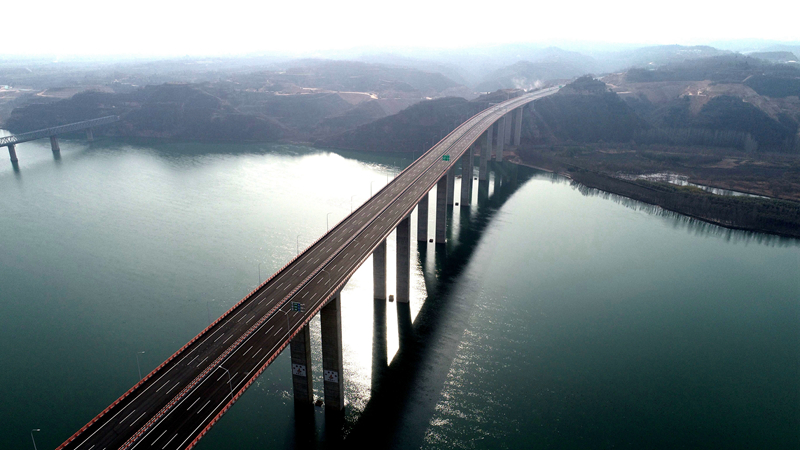 濟(jì)洛西高速黃河特大橋（已通車(chē))